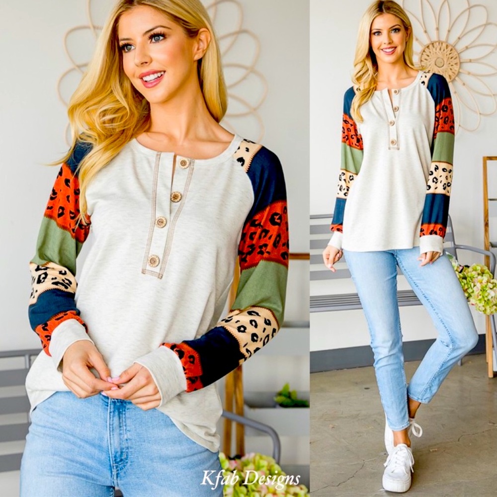 B29B🤍❤️Fun+Flattering cream color block long sleeve top w/buttons@top-so cute❤️